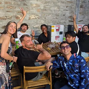 https://hostel-base-camp.adelaidehotels-au.com