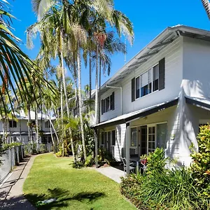 https://coco-bay-resort.hotelssunshinecoast.net